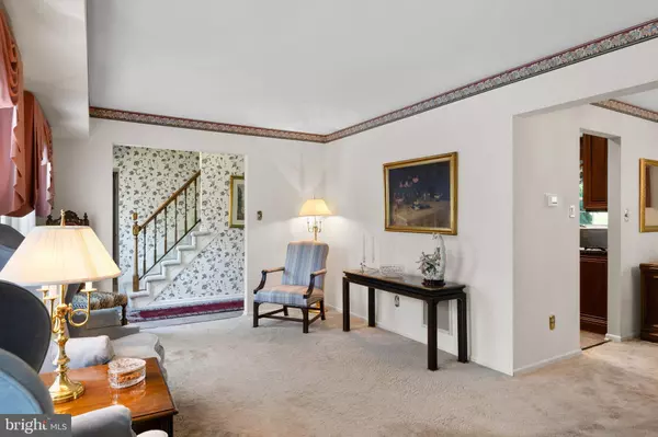 184 KNOTTY OAK DR, Mount Laurel, NJ 08054