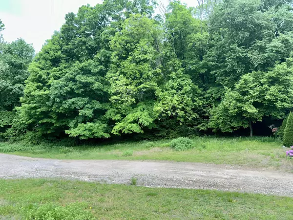 626 Roosevelt Drive, Oxford, CT 06478