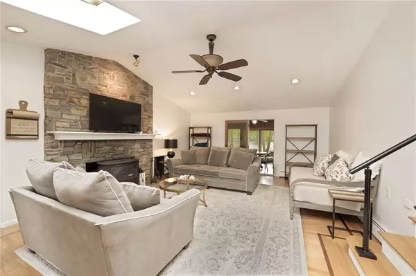 74 Tiffany RD, Coventry, RI 02816