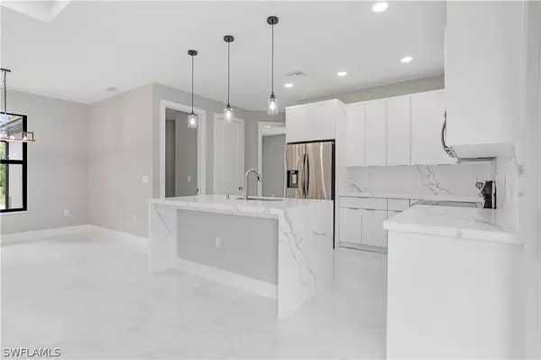 2707 53rd ST SW, Lehigh Acres, FL 33976