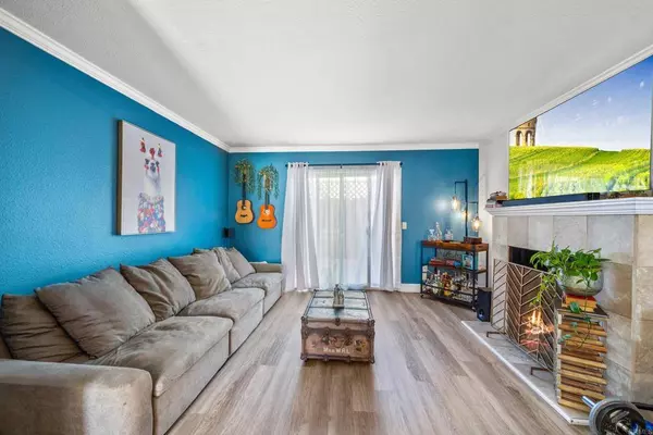 9220 Kenwood DR #J, Spring Valley, CA 91977