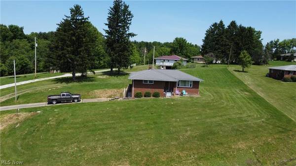 72260 Barton RD, Bridgeport, OH 43912