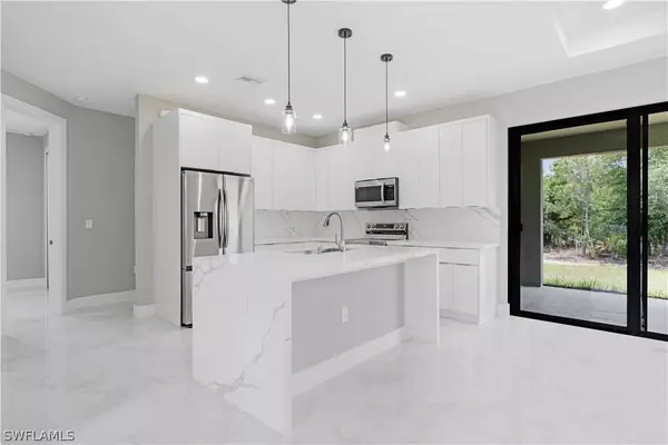 2707 53rd ST SW, Lehigh Acres, FL 33976