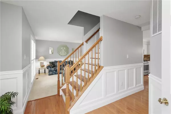 104 Camelot Circle, Coraopolis, PA 15108