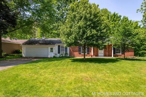 662 Brookside Avenue, Holland, MI 49423