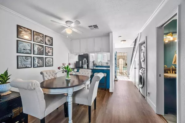 9220 Kenwood DR #J, Spring Valley, CA 91977