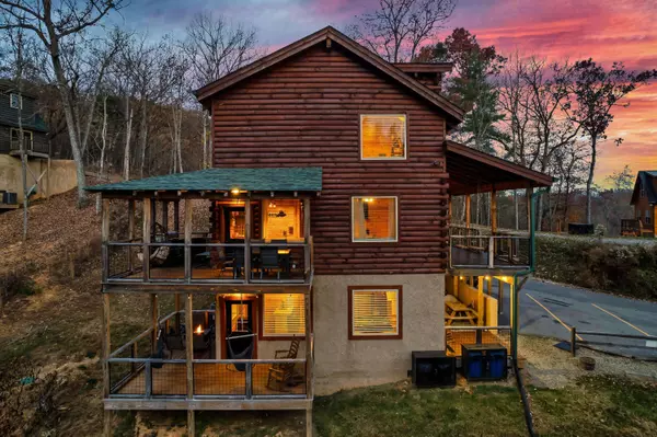 2920 Joyner Hills LN, Sevierville, TN 37876