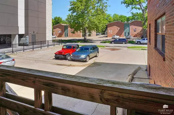 1207 Kearney ST, Manhattan, KS 66502