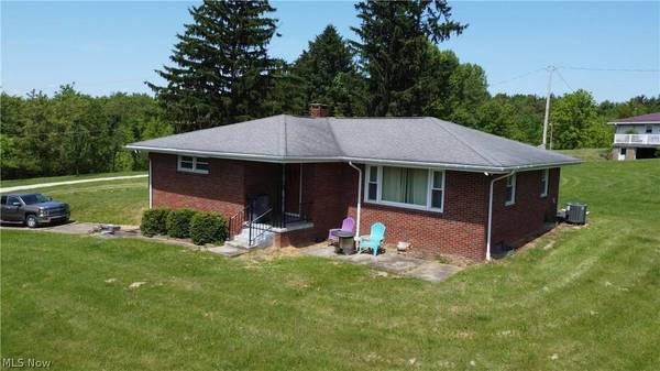 72260 Barton RD, Bridgeport, OH 43912