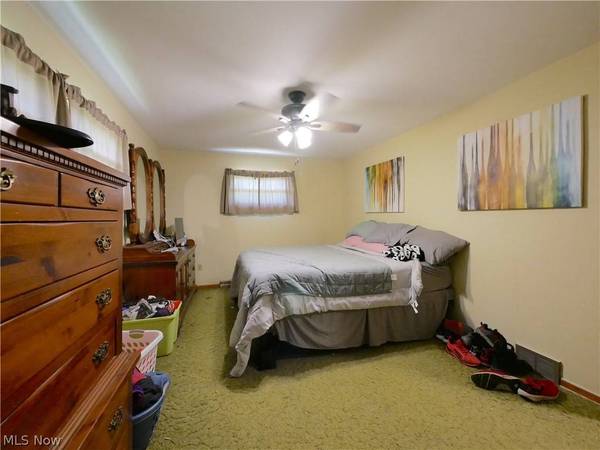 72260 Barton RD, Bridgeport, OH 43912