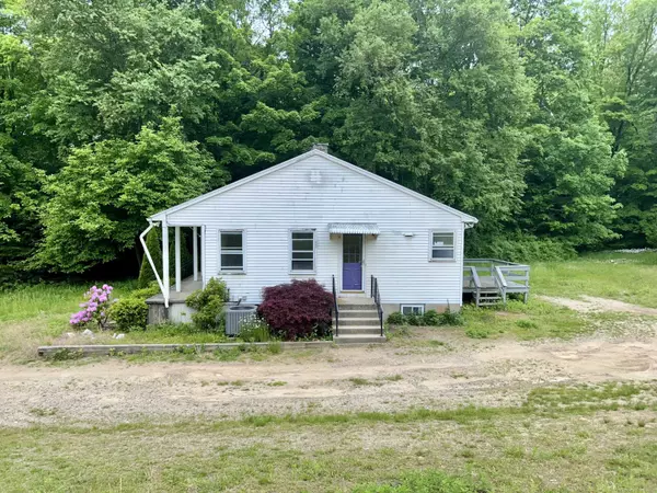 626 Roosevelt Drive, Oxford, CT 06478