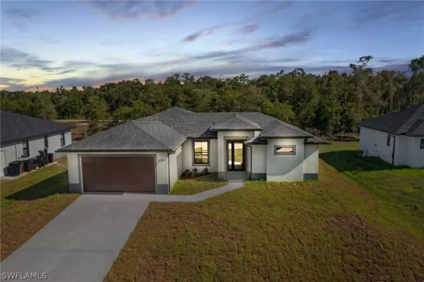 2707 53rd ST SW, Lehigh Acres, FL 33976