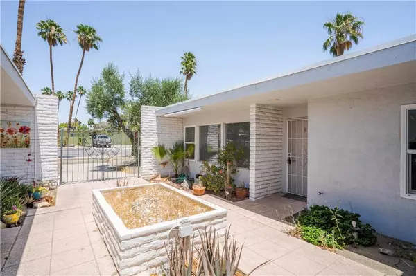 4093 E Calle De Carlos, Palm Springs, CA 92264