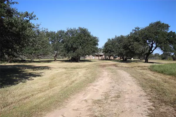 8767 Fm 1602, Hamilton, TX 76531