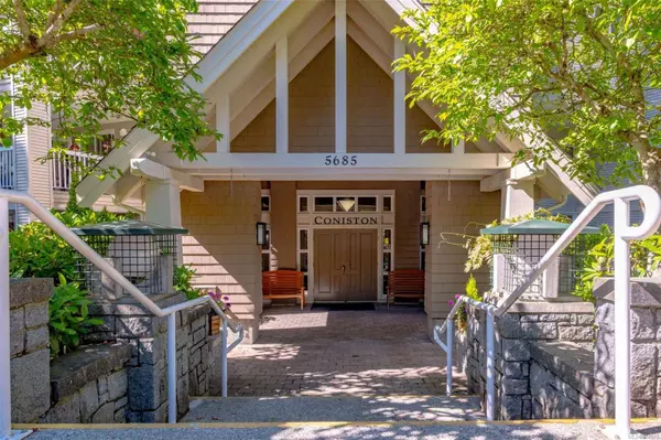 5685 Edgewater Lane #303, Nanaimo, BC V9T 6K3