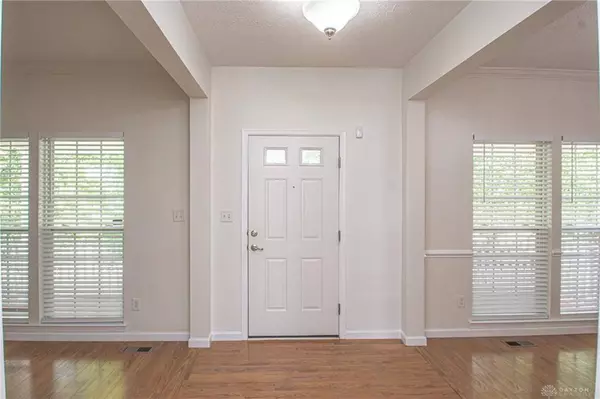 2609 Royal Gateway, Dayton, OH 45431