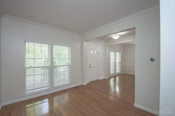 2609 Royal Gateway, Beavercreek, OH 45431