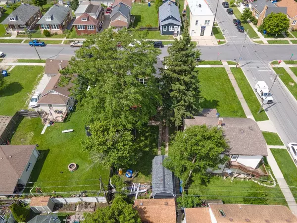 2223 DesPlaines ST, Blue Island, IL 60406