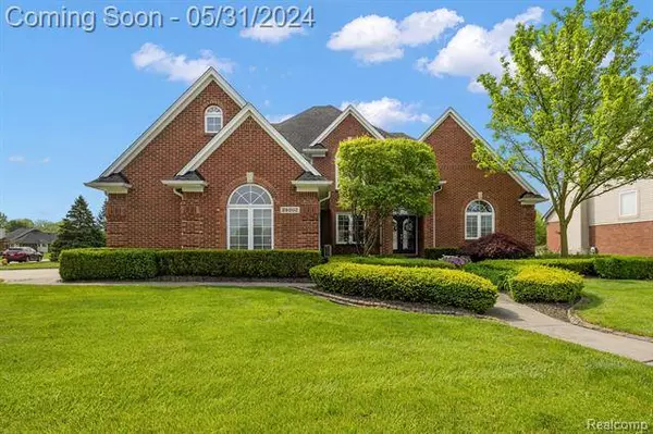 28002 SANTA ANITA Drive S, Chesterfield, MI 48047