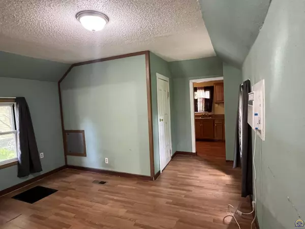 624 SE Chandler ST, Topeka, KS 66607