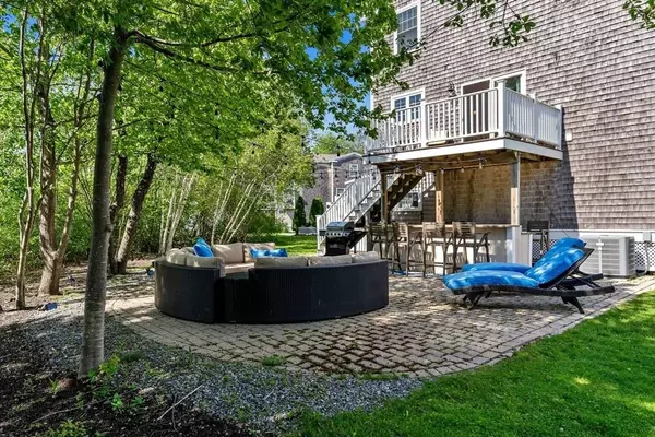 8 Coulson Pratt Dr, Salisbury, MA 01952