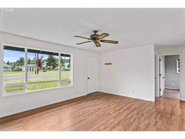 62 E 3RD ST, Lowell, OR 97452