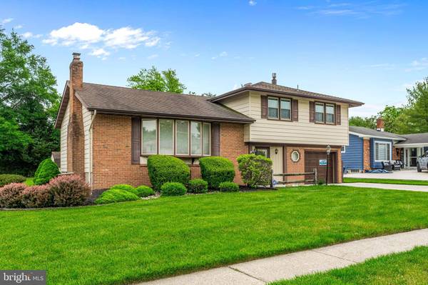 127 BRENTWOOD DR, Mount Laurel, NJ 08054