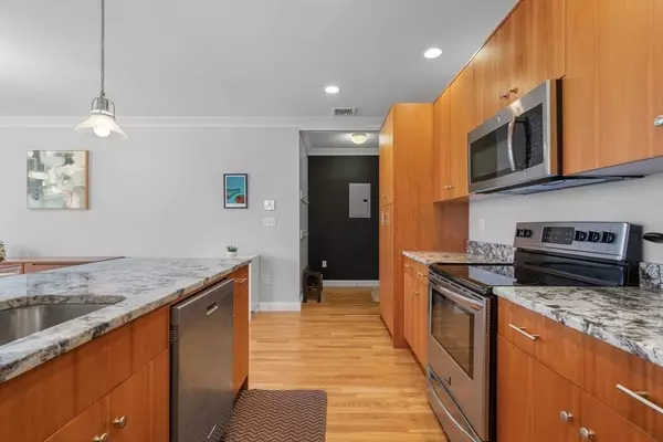 156 Green St #204, Boston, MA 02130