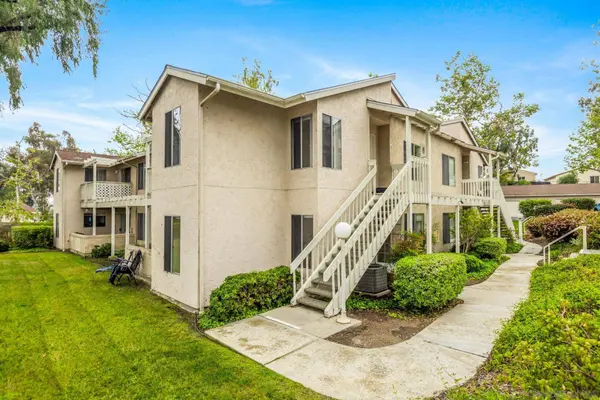 663 Diamond Way #229, Vista, CA 92083