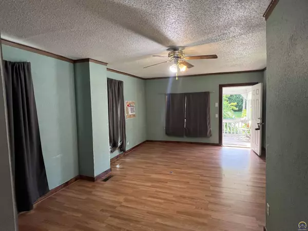 624 SE Chandler ST, Topeka, KS 66607