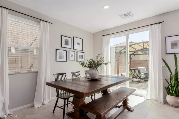 7020 Glass Beach Street, North Las Vegas, NV 89086