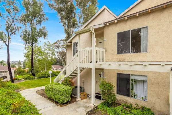 663 Diamond Way #229, Vista, CA 92083