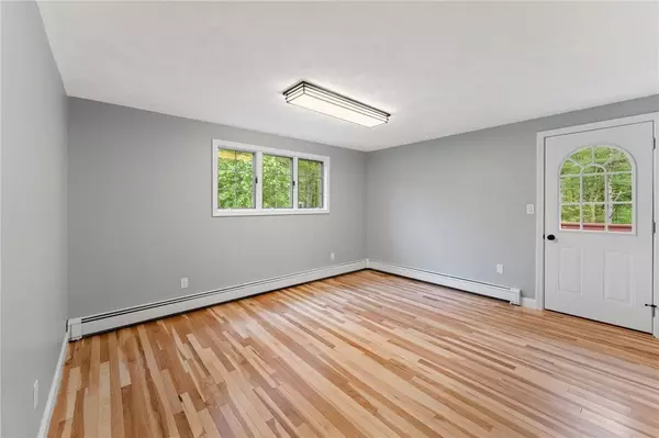 76 Elm ST, Upton, MA 01568