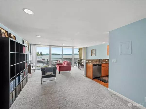 9520 Rainier AVE S #204, Seattle, WA 98118
