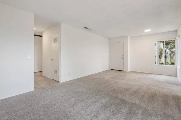 663 Diamond Way #229, Vista, CA 92083