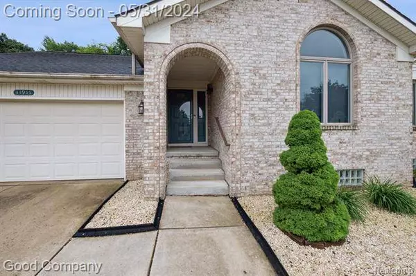 33955 AVONDALE Street, Westland, MI 48186