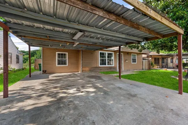 3302 Stallings DR, Houston, TX 77088