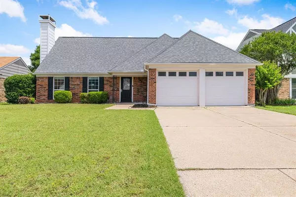 2506 Bentley Drive, Grand Prairie, TX 75052