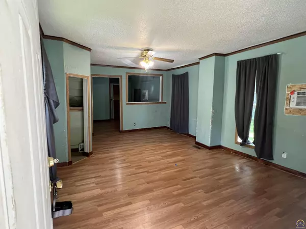 624 SE Chandler ST, Topeka, KS 66607