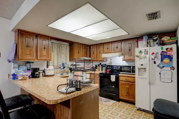 2367 PINE TREE TER, Kissimmee, FL 34744