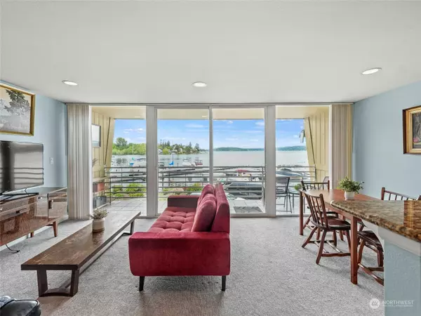 9520 Rainier AVE S #204, Seattle, WA 98118