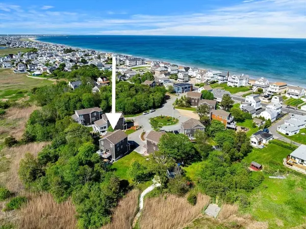 8 Coulson Pratt Dr, Salisbury, MA 01952