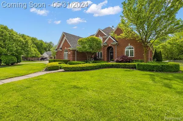 28002 SANTA ANITA Drive S, Chesterfield, MI 48047