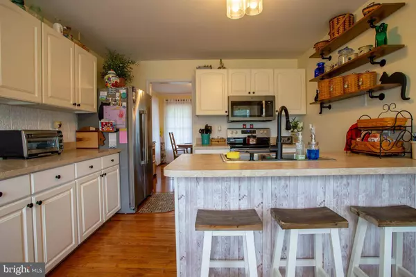 251 MONARCH CT, Martinsburg, WV 25403