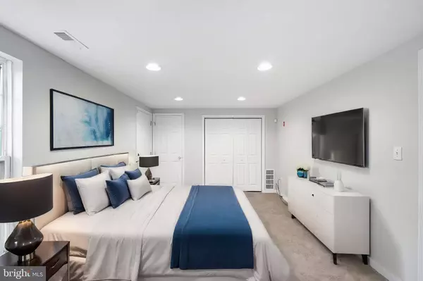 24 W MCCAULLEY CT, Wilmington, DE 19801