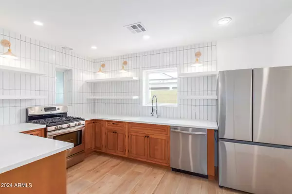 935 W CATALINA Drive, Phoenix, AZ 85013