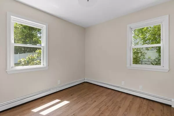 29 Doty Dr, Stoughton, MA 02072