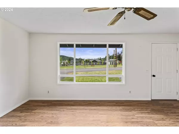 62 E 3RD ST, Lowell, OR 97452