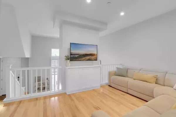 1360 Mckinley CT, San Jose, CA 95126