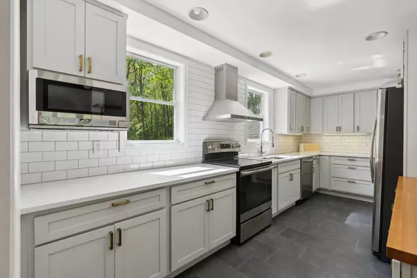 342 Portland ST, Yarmouth, ME 04096